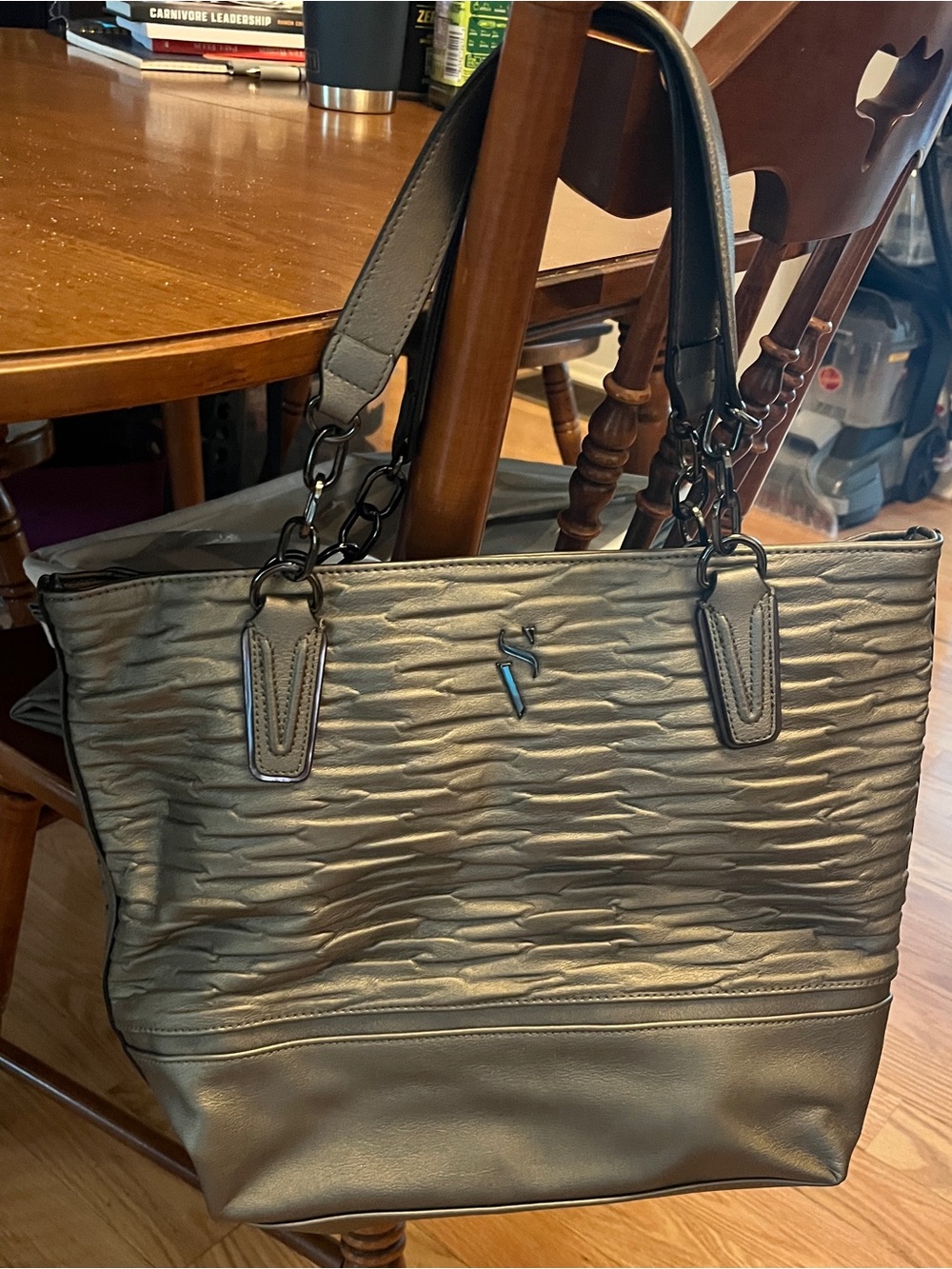 Vera Wang Tote Purse (Metallic Grey)